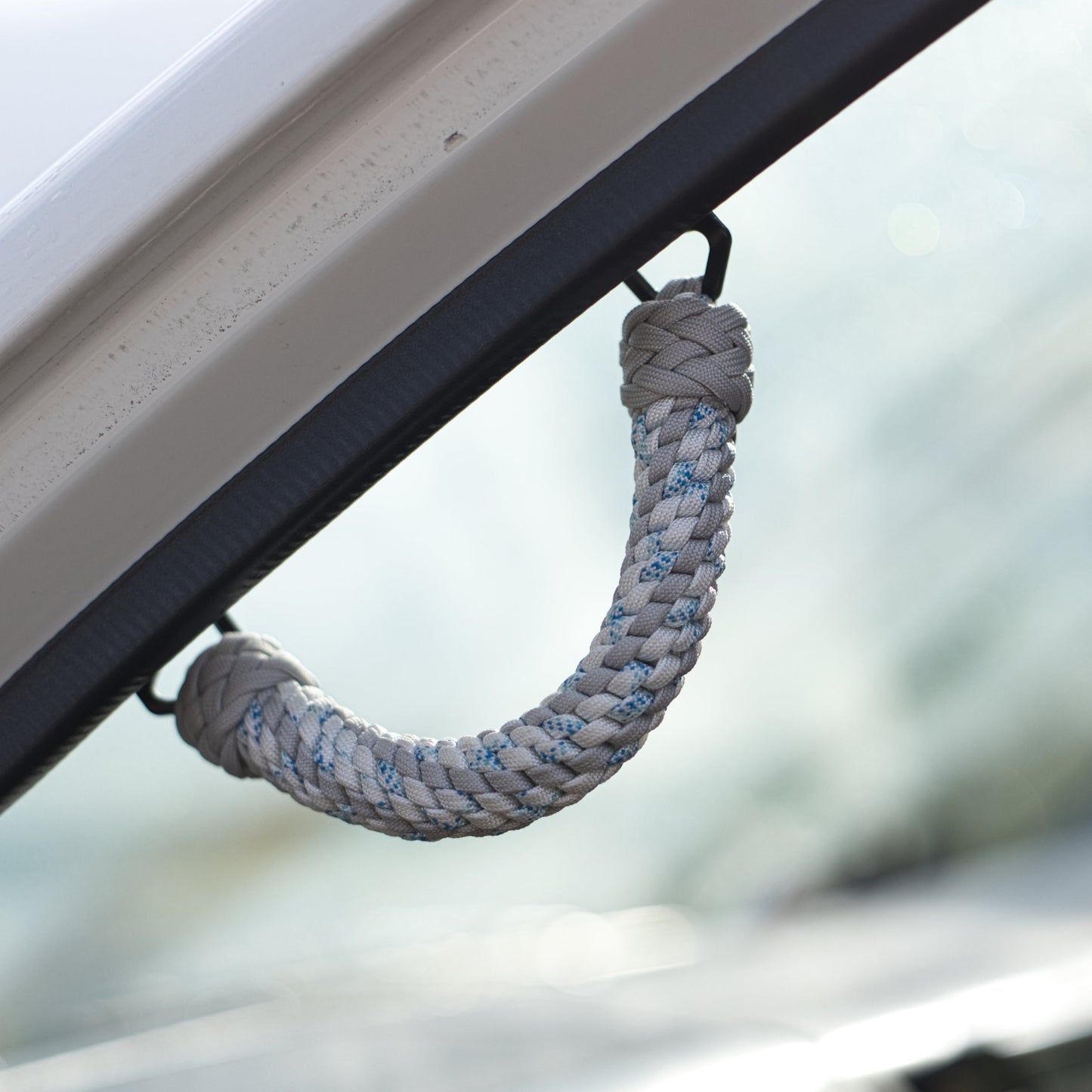 noru grip|ハイエース用パラコードアシストグリップ – suwaneru