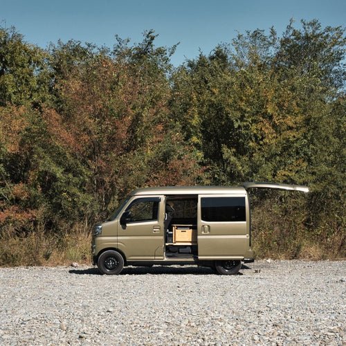 軽バンでバンライフ！初期費用を抑えて始める、快適な車中泊のススメ - SUWANERU