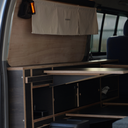 syftet IN｜ハイエース 内装キット 完成品 ブラック｜suwaneru