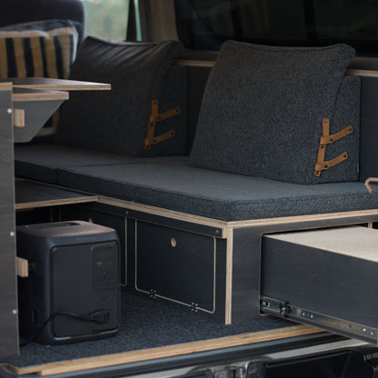 syftet IN｜ハイエース 内装キット 完成品 ブラック｜suwaneru